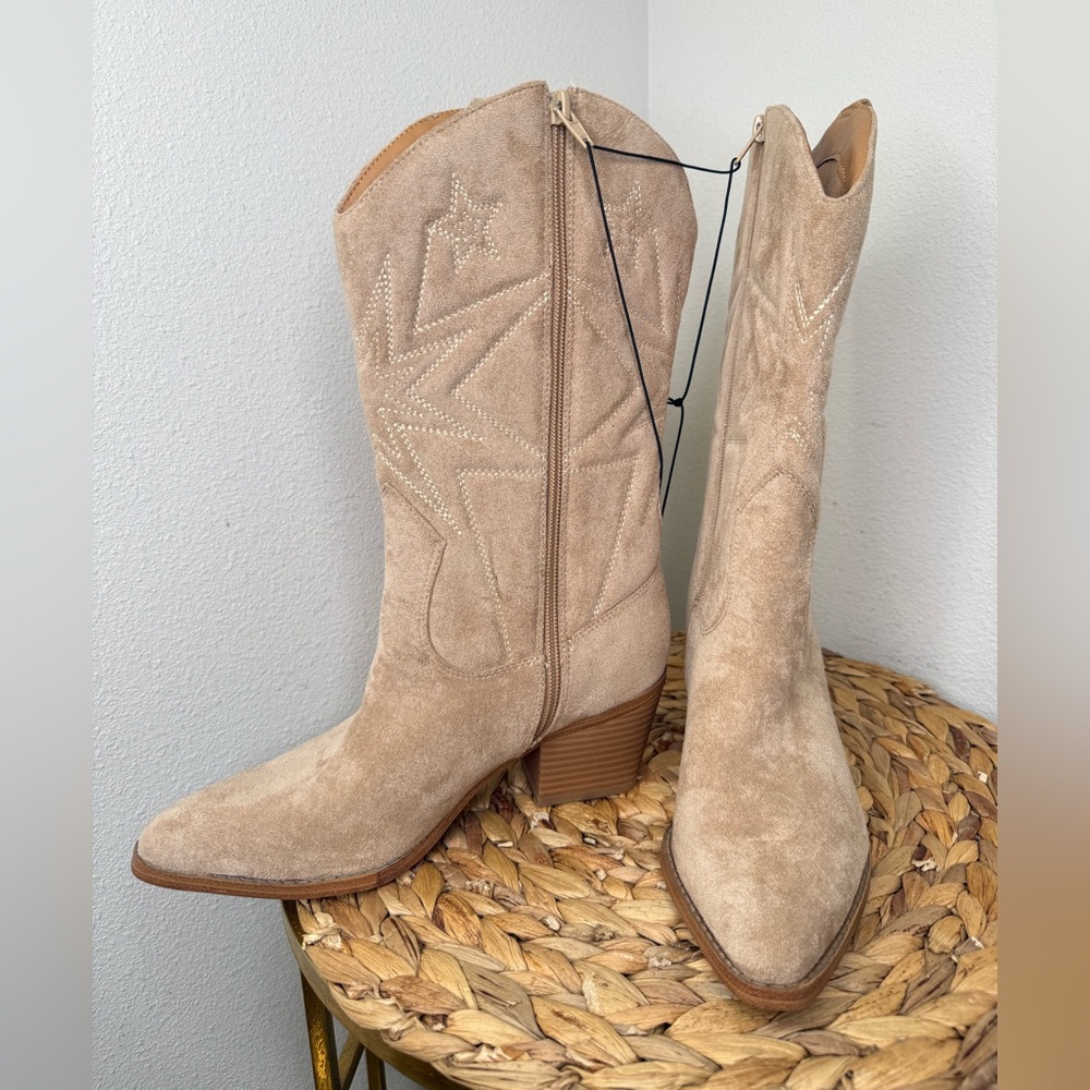 NWT Time and Tru Boot Cowboy Women Faux Suede Embroidered Western Boots Sand Tan - Picture 4 of 6